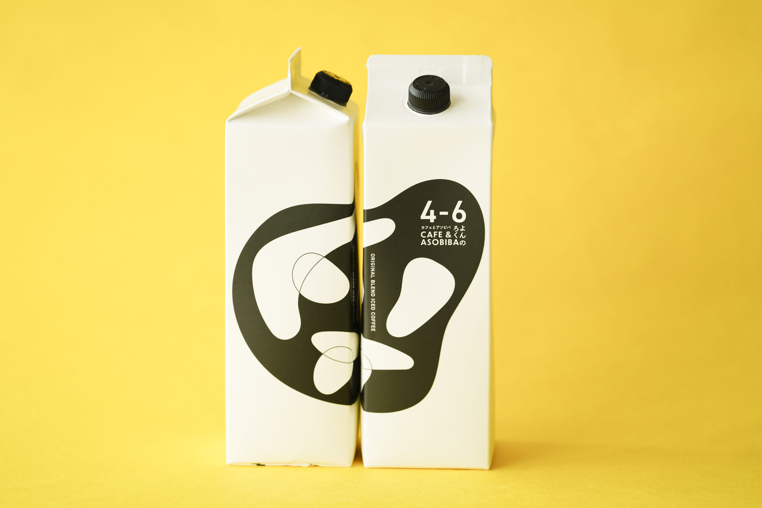 CAFE&ASOBIBA 4-6のアイスコーヒーパック2本を並べたカット